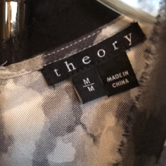 Theory Silk Shell Top Medium - Picture 7 of 8